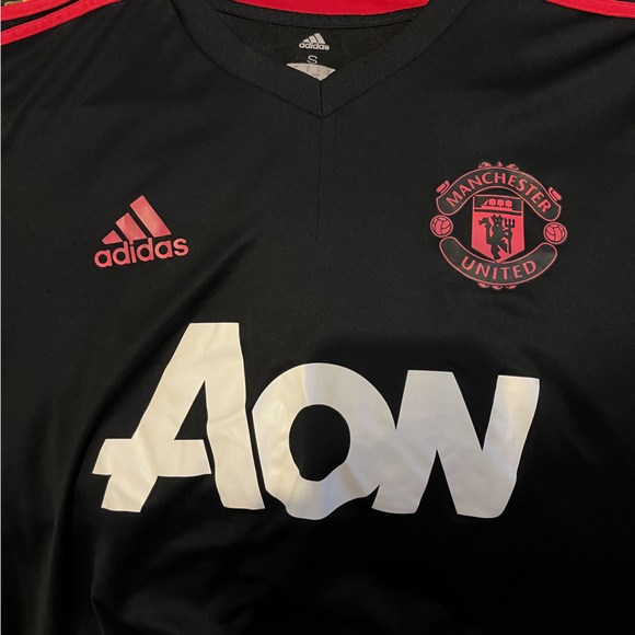 Manchester United training Jersey - Picture 1 of 2